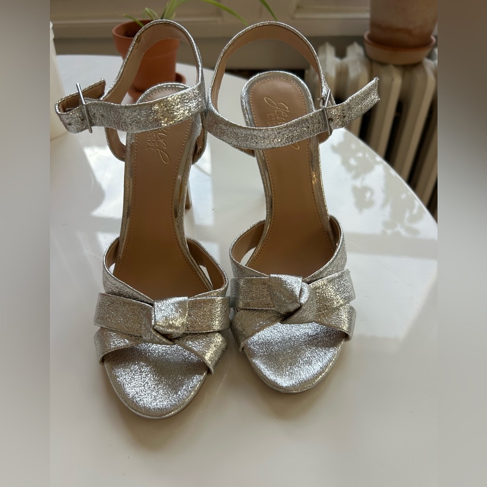 EUC Jewel Badgley Mishka Silver Women's Heels, size 8